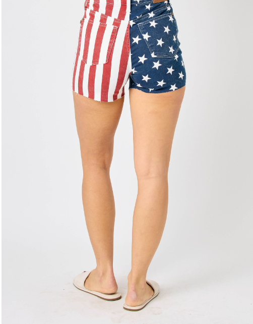 JUDY BLUE HIGH WAIST AMERICANA FLAG FRAY HEM SHORTS PLUS SIZE