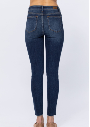 JUDY BLUE HI-RISE BUTTONFLY CUTOFF SKINNY PLUS SIZE